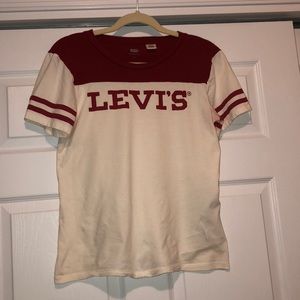 Levi’s woman’s t shirt